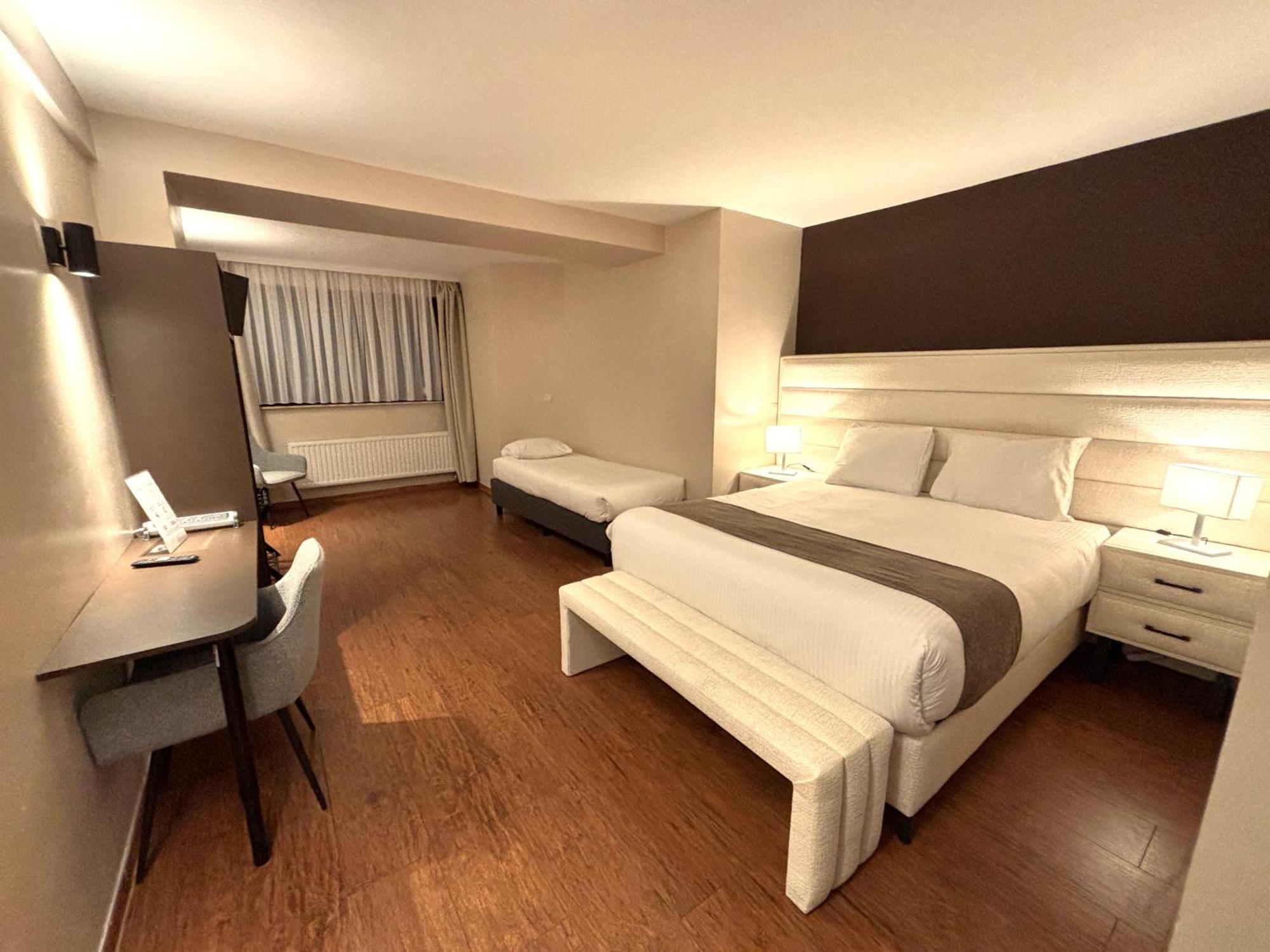 Escale Hotel Saint-Gilles Luaran gambar