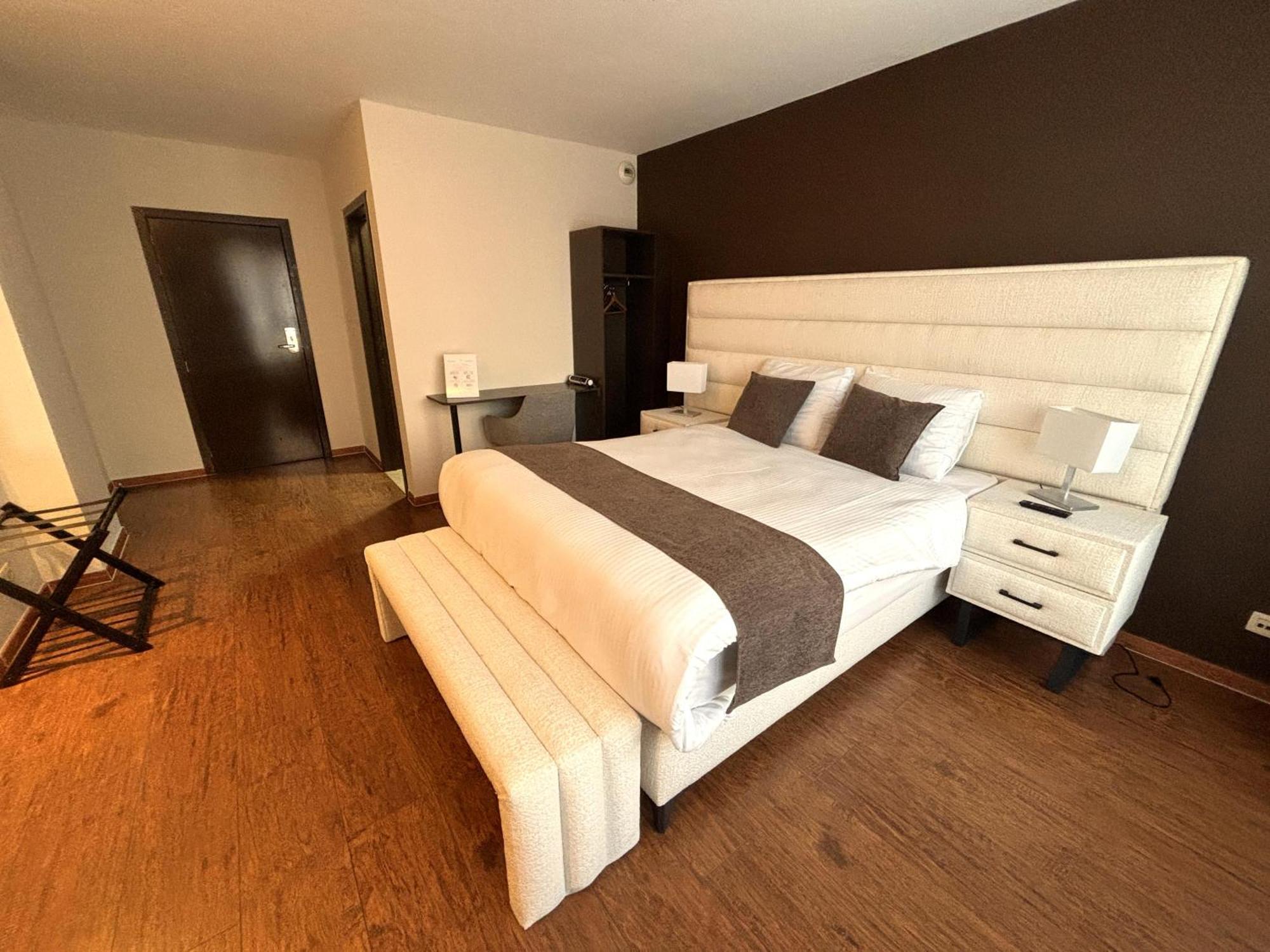 Escale Hotel Saint-Gilles Luaran gambar