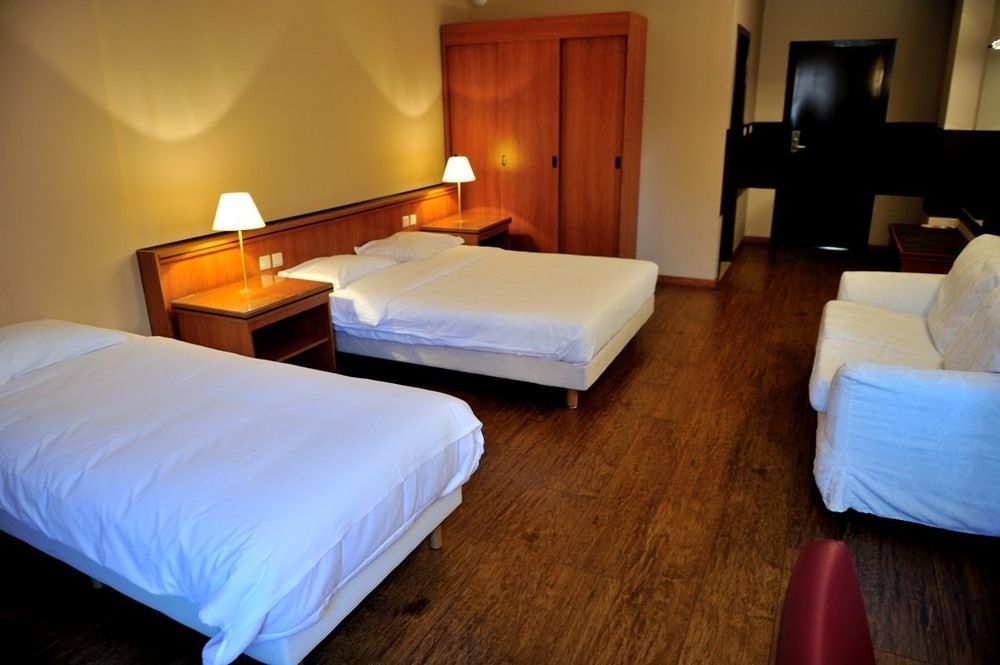 Escale Hotel Saint-Gilles Luaran gambar