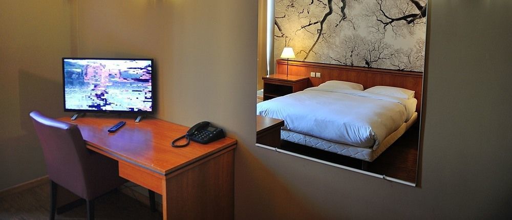 Escale Hotel Saint-Gilles Luaran gambar