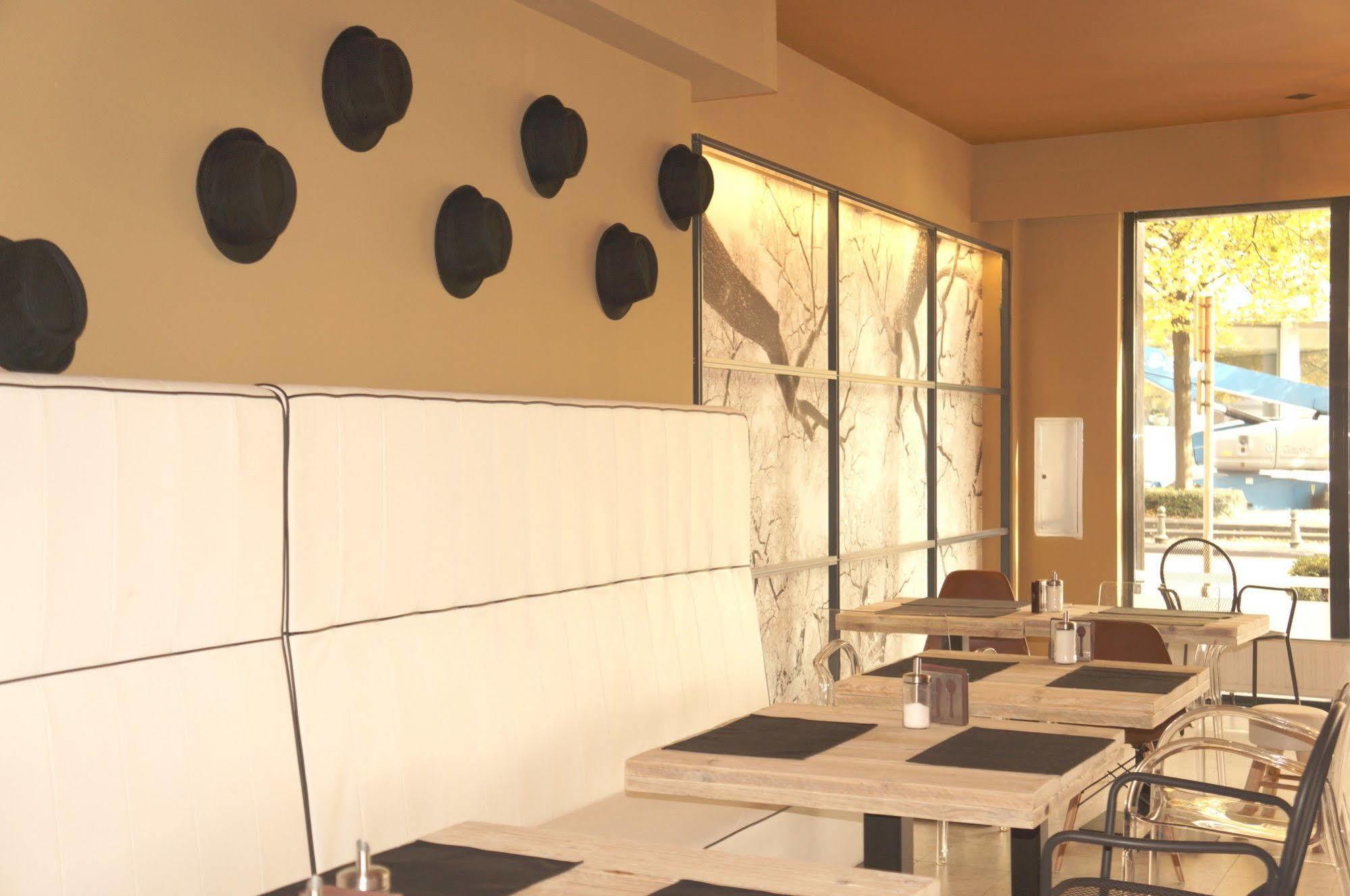 Escale Hotel Saint-Gilles Luaran gambar