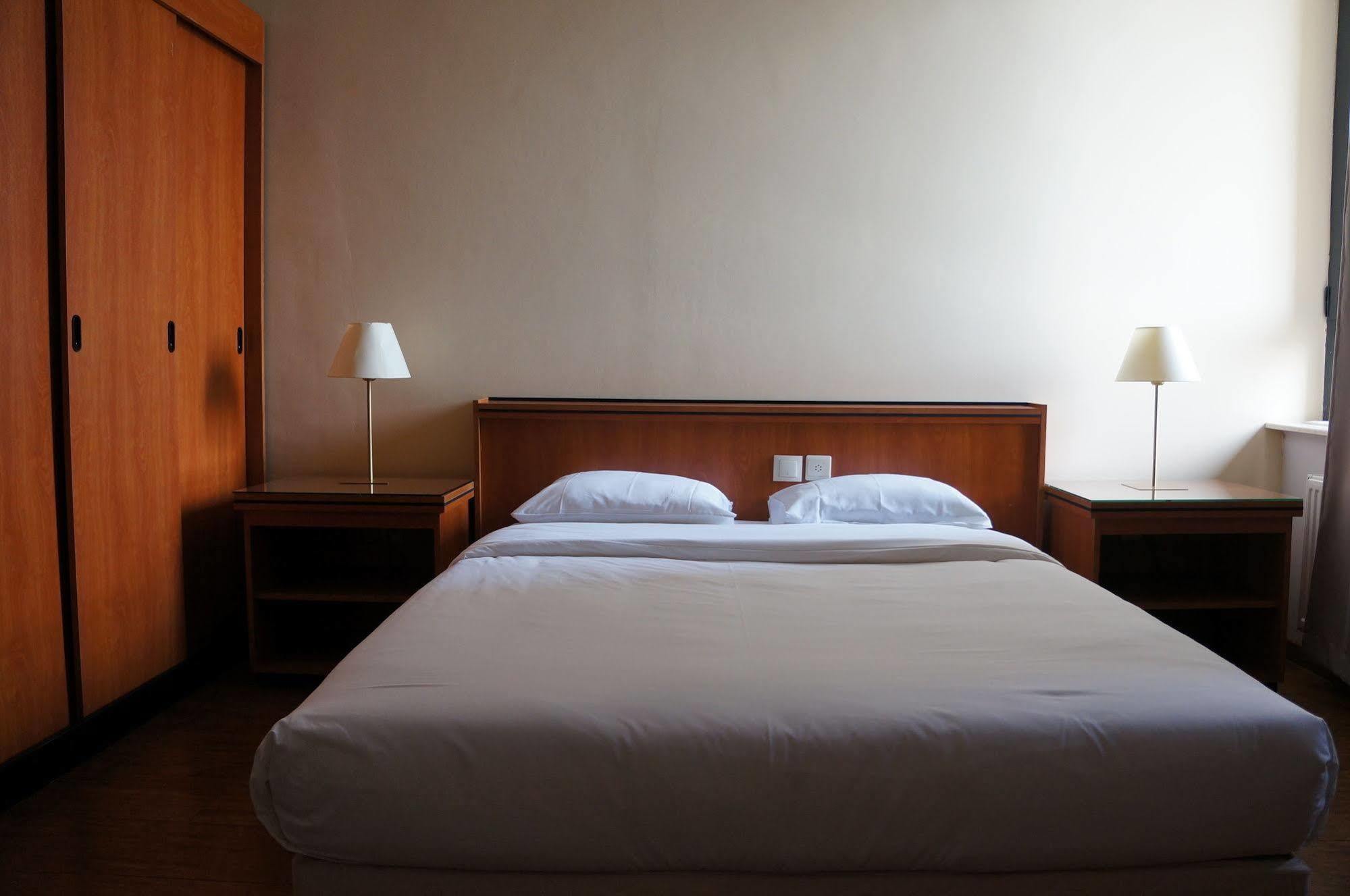 Escale Hotel Saint-Gilles Luaran gambar